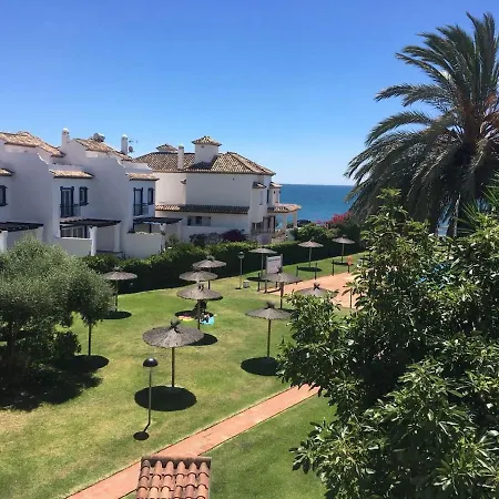 Апартаменты Bahia De *